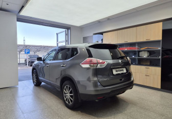 Подержанный автомобиль Nissan X-Trail 2017 года (6 фото)