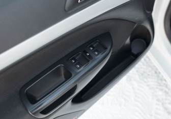 Подержанный автомобиль Skoda Octavia Liftback 2011 года (15 фото)