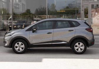 Подержанный автомобиль Renault Kaptur 2017 года (8 фото)