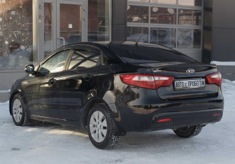 Подержанный автомобиль Kia Rio Sedan 2014 года (7 фото)