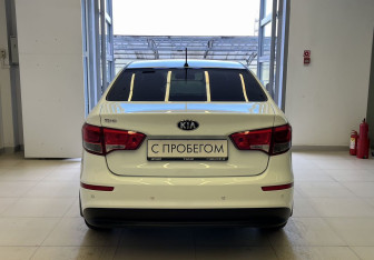 Подержанный автомобиль Kia Rio Sedan 2016 года (5 фото)