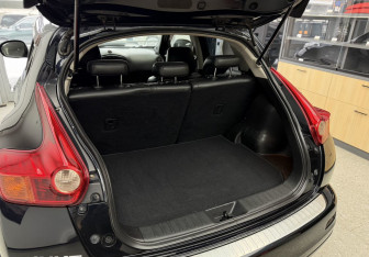 Подержанный автомобиль Nissan Juke 2011 года (7 фото)