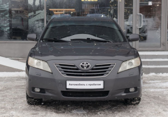Подержанный автомобиль Toyota Camry Sedan 2008 года (2 фото)