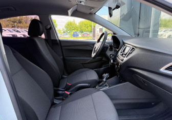 Подержанный автомобиль Hyundai Solaris Sedan 2021 года (10 фото)