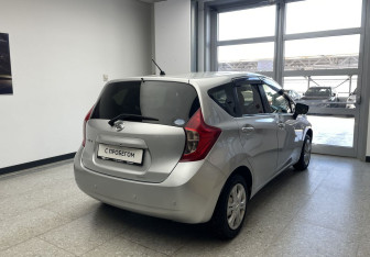 Подержанный автомобиль Nissan Note 2015 года (5 фото)