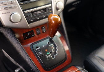 Подержанный автомобиль Lexus RX 2008 года (16 фото)