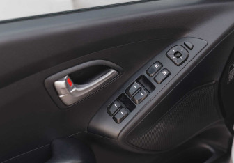 Подержанный автомобиль Hyundai Tucson 2010 года (15 фото)