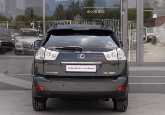 Подержанный автомобиль Lexus RX 2007 года (6 фото)