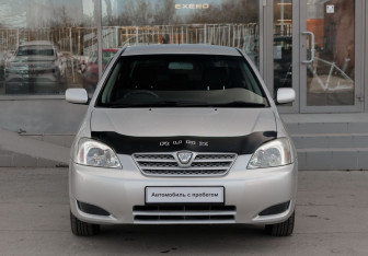 Подержанный автомобиль Toyota Corolla Hatchback 2003 года (2 фото)