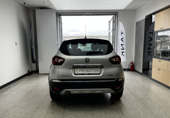 Подержанный автомобиль Renault Kaptur 2018 года (5 фото)