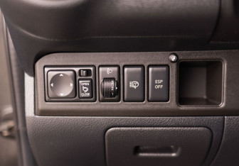 Подержанный автомобиль Nissan Note 2011 года (17 фото)