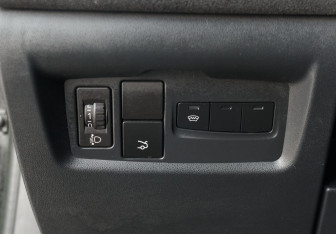 Подержанный автомобиль Citroen C4 Sedan 2013 года (18 фото)