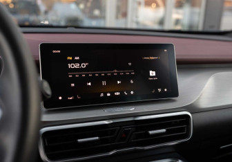 Подержанный автомобиль Geely Coolray 2022 года (14 фото)