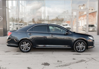 Подержанный автомобиль Toyota Camry Sedan 2012 года (4 фото)