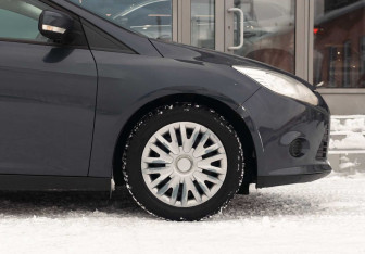 Подержанный автомобиль Ford Focus Wagon 2012 года (9 фото)