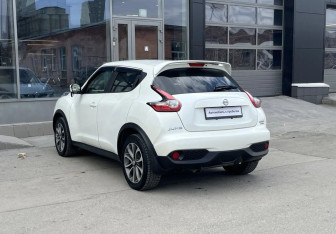 Подержанный автомобиль Nissan Juke 2016 года (2 фото)