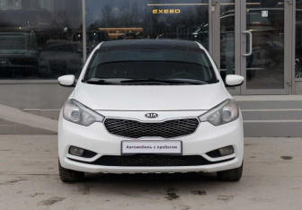 Подержанный автомобиль Kia Cerato Sedan 2013 года (2 фото)
