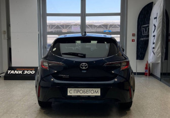 Подержанный автомобиль Toyota Corolla Hatchback 2020 года (6 фото)