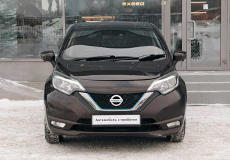 Подержанный автомобиль Nissan Note 2017 года (2 фото)