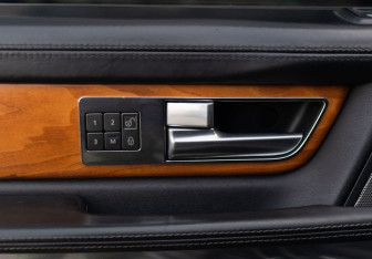 Подержанный автомобиль Land Rover Range Rover Sport 2009 года (26 фото)