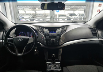Подержанный автомобиль Hyundai i40 Sedan 2015 года (8 фото)