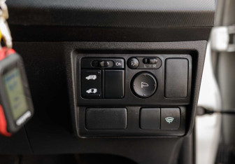 Подержанный автомобиль Honda Freed 2011 года (16 фото)