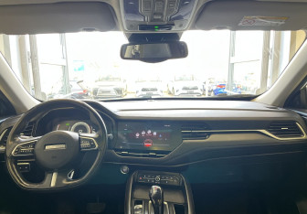 Подержанный автомобиль Haval F7 2021 года (10 фото)