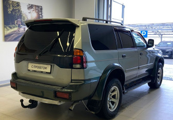 Подержанный автомобиль Mitsubishi Montero Sport 2001 года (5 фото)