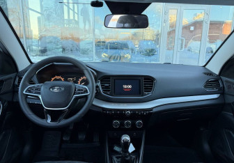 Подержанный автомобиль LADA (ВАЗ) Vesta Sedan 2023 года (10 фото)