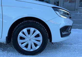 Подержанный автомобиль LADA (ВАЗ) Vesta Sedan 2023 года (9 фото)