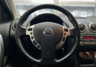 Подержанный автомобиль Nissan Qashqai 2012 года (12 фото)