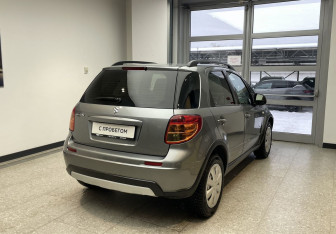 Подержанный автомобиль Suzuki SX4 Hatchback 2012 года (4 фото)