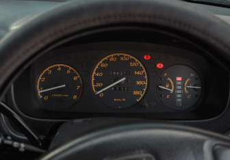 Подержанный автомобиль Honda CR-V 2000 года (12 фото)