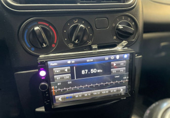 Подержанный автомобиль Chevrolet Niva 2007 года (12 фото)