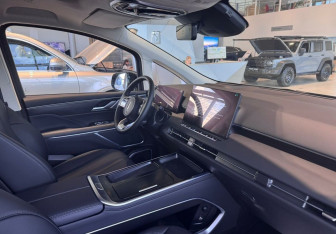 Подержанный автомобиль Wey 80 2025 года (7 фото)