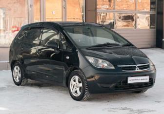Подержанный автомобиль Mitsubishi Colt Wagon 2006 года (3 фото)