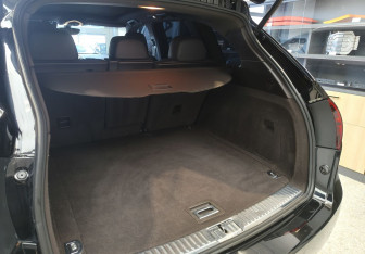 Подержанный автомобиль Porsche Cayenne 2012 года (14 фото)