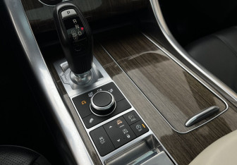 Подержанный автомобиль Land Rover Range Rover Sport 2016 года (14 фото)