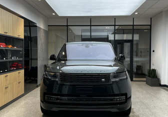Подержанный автомобиль Land Rover Range Rover 2023 года (3 фото)