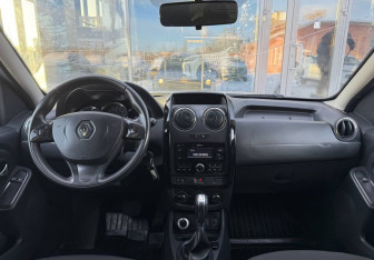 Подержанный автомобиль Renault Duster 2018 года (10 фото)