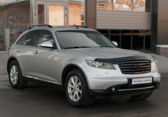 Подержанный автомобиль Infiniti FX 2006 года (3 фото)