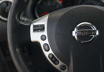 Подержанный автомобиль Nissan Qashqai 2011 года (12 фото)