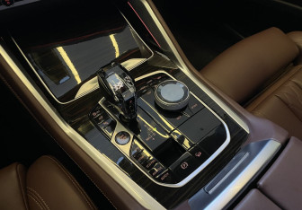 Подержанный автомобиль BMW X6 2021 года (15 фото)