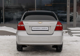 Подержанный автомобиль Chevrolet Aveo Sedan 2008 года (6 фото)
