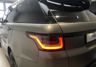 Подержанный автомобиль Land Rover Range Rover Sport 2020 года (9 фото)