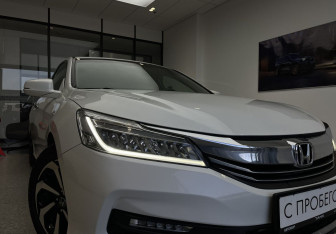 Подержанный автомобиль Honda Accord Sedan 2017 года (4 фото)