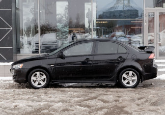 Подержанный автомобиль Mitsubishi Lancer Sedan 2007 года (8 фото)