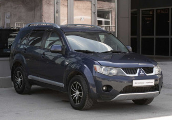 Подержанный автомобиль Mitsubishi Outlander 2007 года (3 фото)