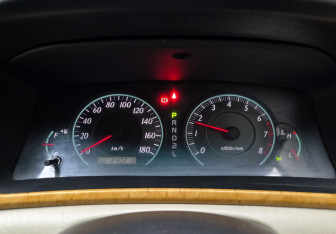Подержанный автомобиль Toyota Corolla Hatchback 2005 года (10 фото)