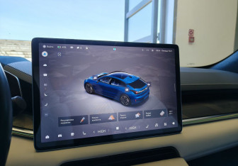 Подержанный автомобиль Zeekr 001 2023 года (13 фото)